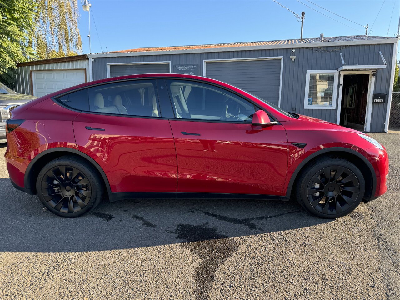 2021 Tesla Model Y Long Range   - Photo 6 - Portland, OR 97211