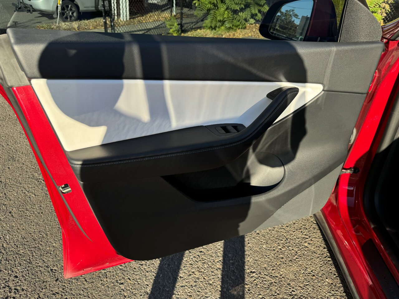 2021 Tesla Model Y Long Range   - Photo 11 - Portland, OR 97211