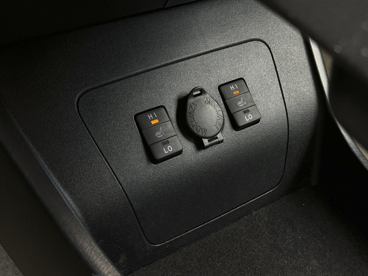2012 Toyota Prius Plug-in Hybrid   - Photo 31 - Portland, OR 97211