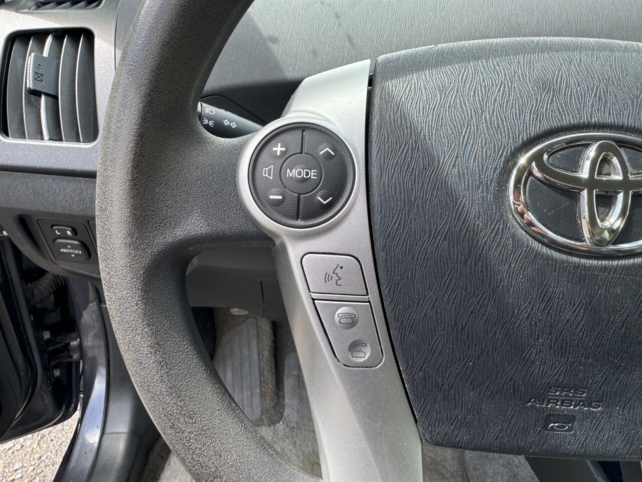 2012 Toyota Prius Plug-in Hybrid   - Photo 24 - Portland, OR 97211
