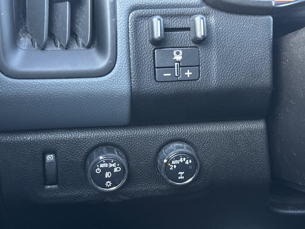 2019 Chevrolet Colorado Z71 4x4 REMOTE START ONLT 55K MILES - Photo 20 - Portland, OR 97211