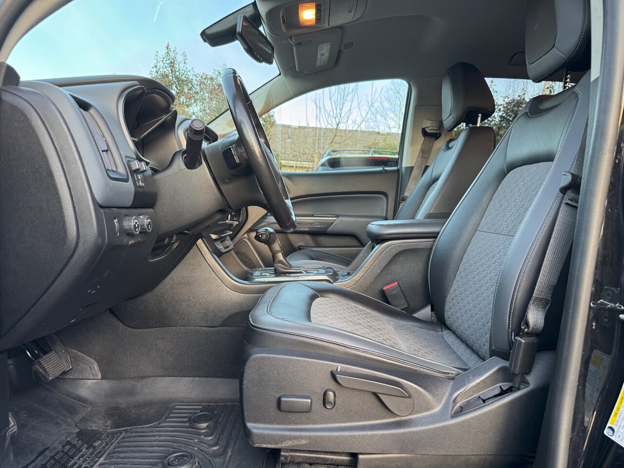 2019 Chevrolet Colorado Z71 4x4 REMOTE START ONLT 55K MILES - Photo 10 - Portland, OR 97211