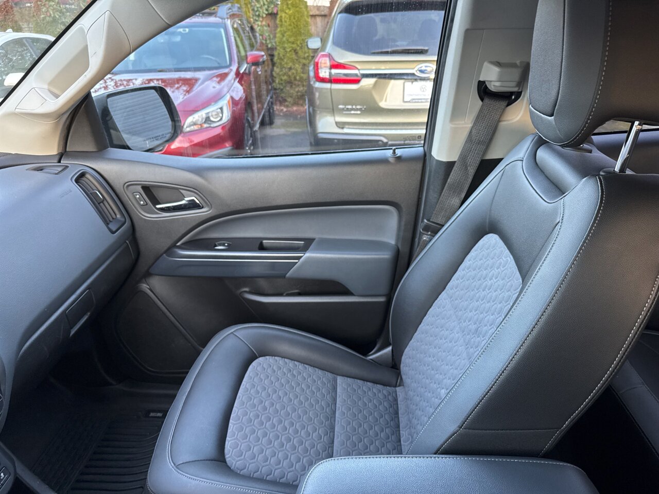 2019 Chevrolet Colorado Z71 4x4 REMOTE START ONLT 55K MILES - Photo 26 - Portland, OR 97211