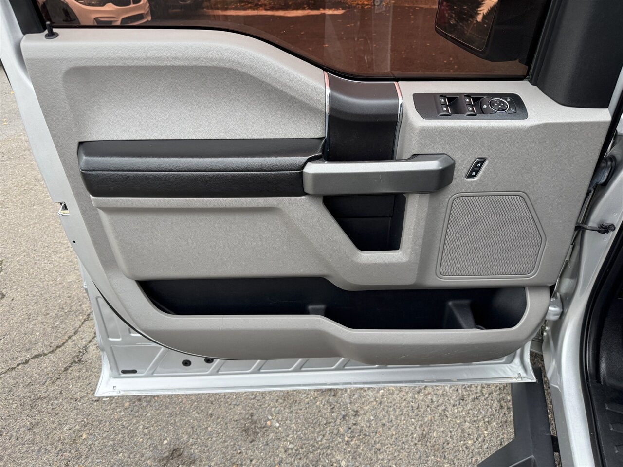 2016 Ford F-150 XLT CREWCAB 4X4   - Photo 12 - Portland, OR 97211