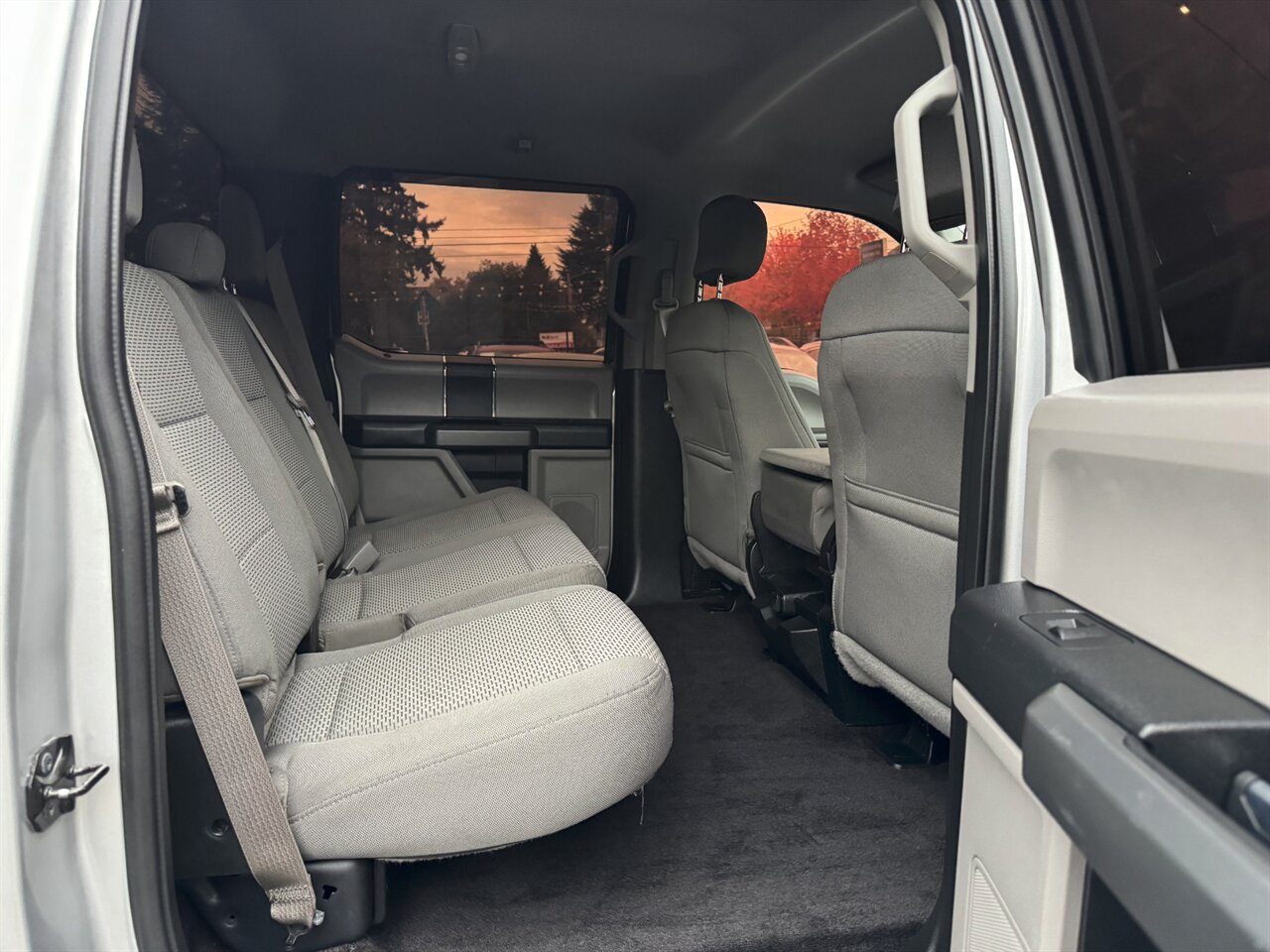 2016 Ford F-150 XLT CREWCAB 4X4   - Photo 16 - Portland, OR 97211