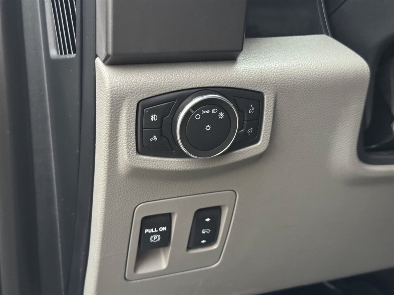 2016 Ford F-150 XLT CREWCAB 4X4   - Photo 20 - Portland, OR 97211