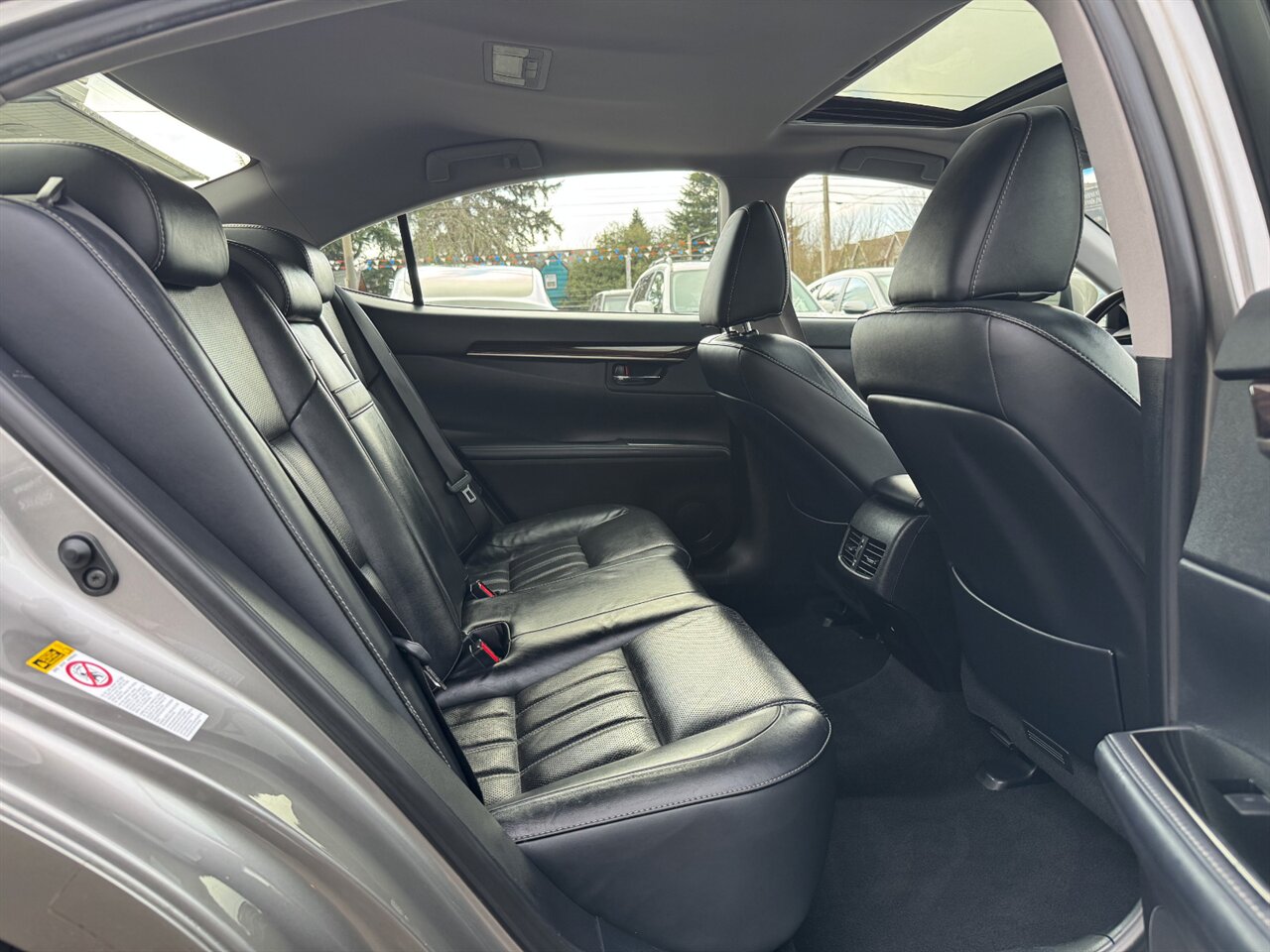 2017 Lexus ES300h ADAPTIVE CRUISE BLIND SPOT - Photo 18 - Portland, OR 97211