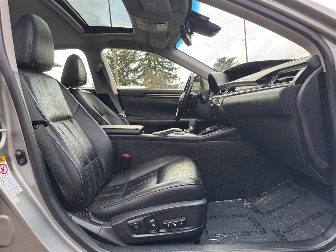 2017 Lexus ES300h ADAPTIVE CRUISE BLIND SPOT - Photo 20 - Portland, OR 97211