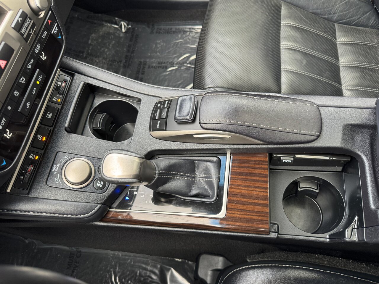 2017 Lexus ES300h ADAPTIVE CRUISE BLIND SPOT - Photo 33 - Portland, OR 97211