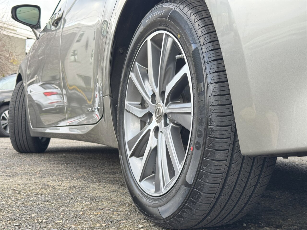 2017 Lexus ES300h ADAPTIVE CRUISE BLIND SPOT - Photo 41 - Portland, OR 97211