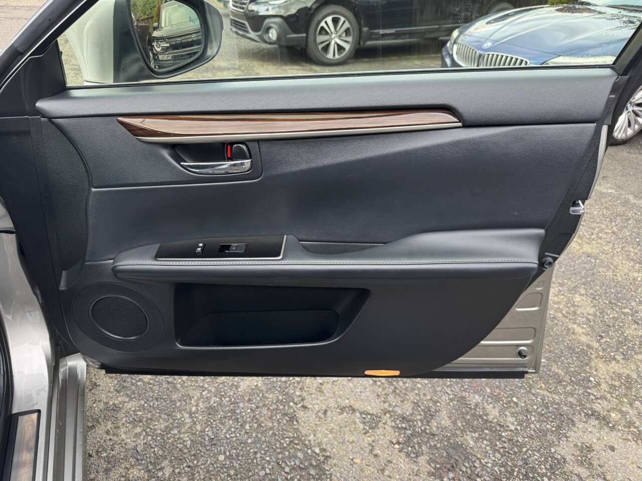 2017 Lexus ES300h ADAPTIVE CRUISE BLIND SPOT - Photo 21 - Portland, OR 97211