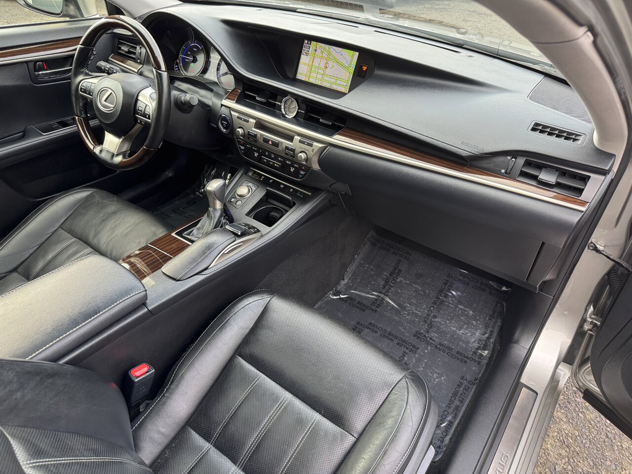 2017 Lexus ES300h ADAPTIVE CRUISE BLIND SPOT - Photo 19 - Portland, OR 97211