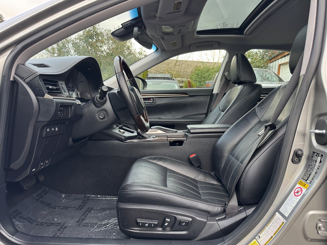 2017 Lexus ES300h ADAPTIVE CRUISE BLIND SPOT - Photo 11 - Portland, OR 97211