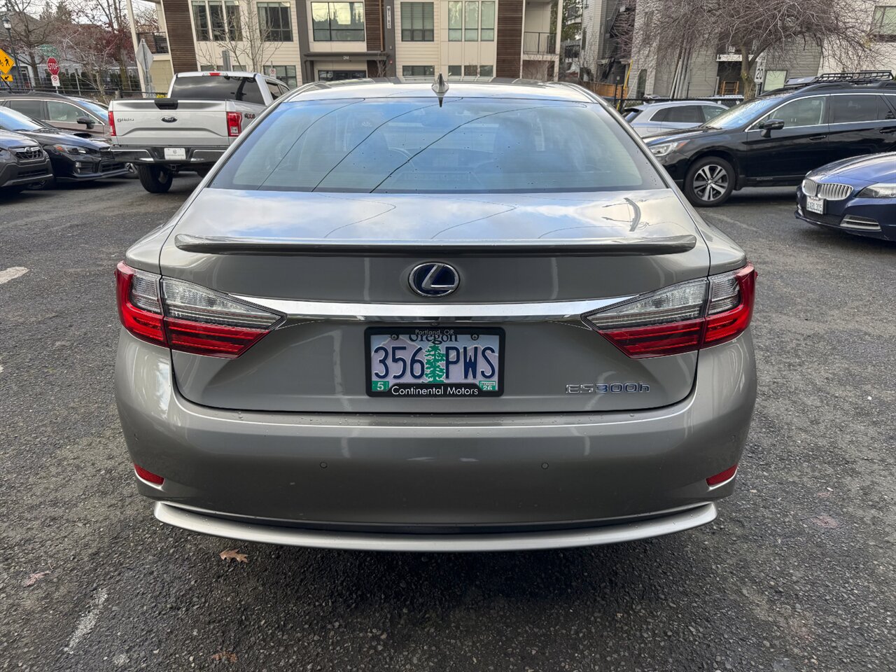 2017 Lexus ES300h ADAPTIVE CRUISE BLIND SPOT - Photo 9 - Portland, OR 97211