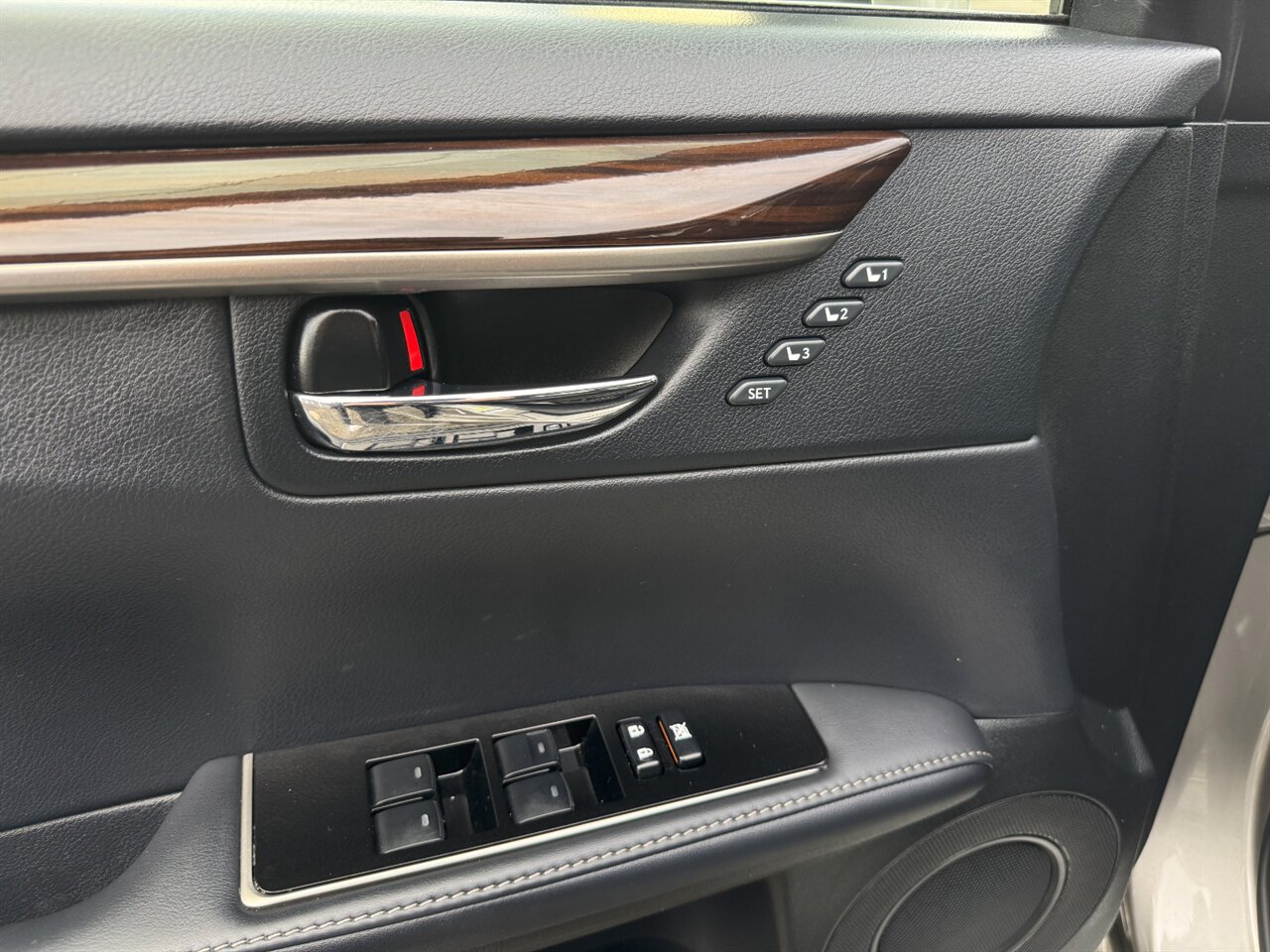 2017 Lexus ES300h ADAPTIVE CRUISE BLIND SPOT - Photo 22 - Portland, OR 97211