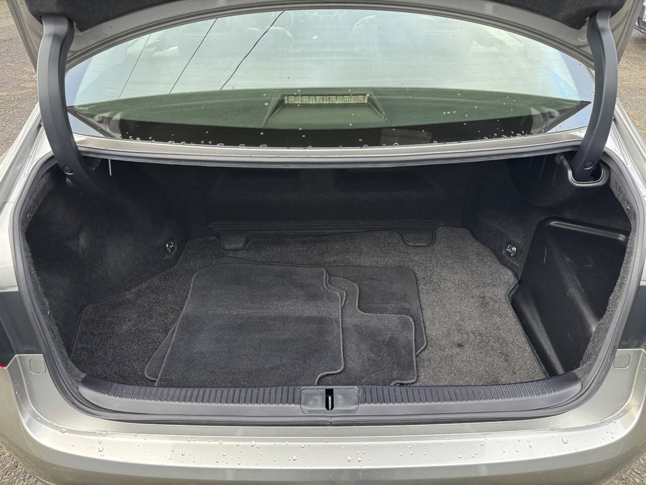 2017 Lexus ES300h ADAPTIVE CRUISE BLIND SPOT - Photo 16 - Portland, OR 97211