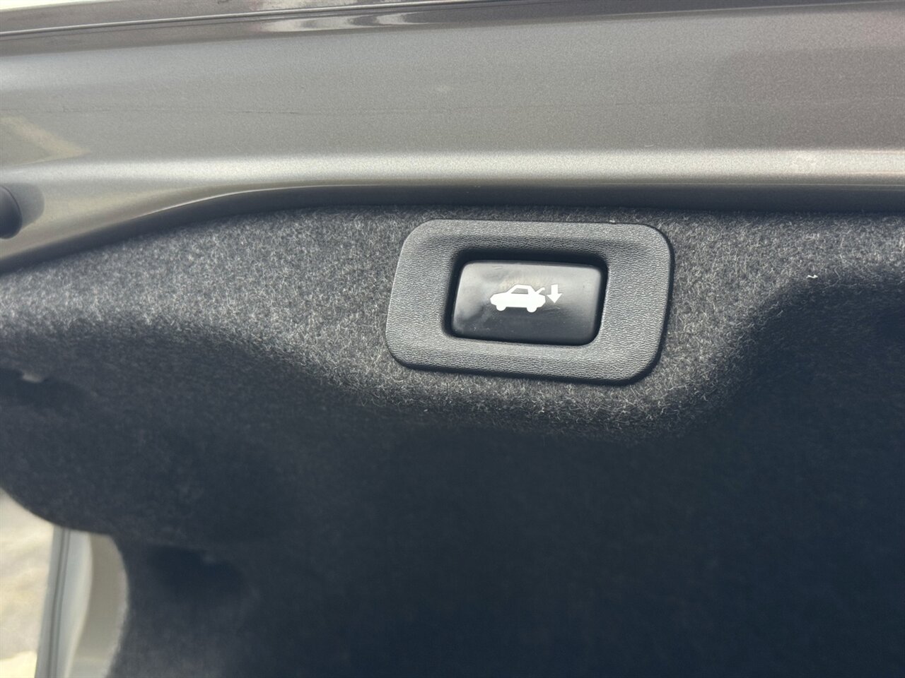 2017 Lexus ES300h ADAPTIVE CRUISE BLIND SPOT - Photo 17 - Portland, OR 97211