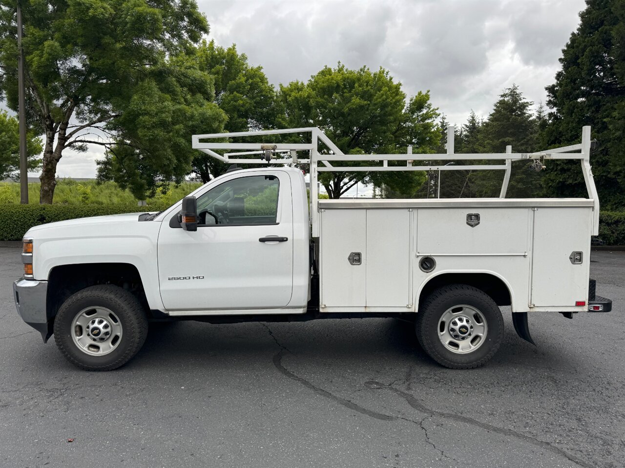 2017 Chevrolet Silverado 2500 Work Truck HARBOR UTILITY BED ONLY 113K MILES   - Photo 3 - Portland, OR 97211