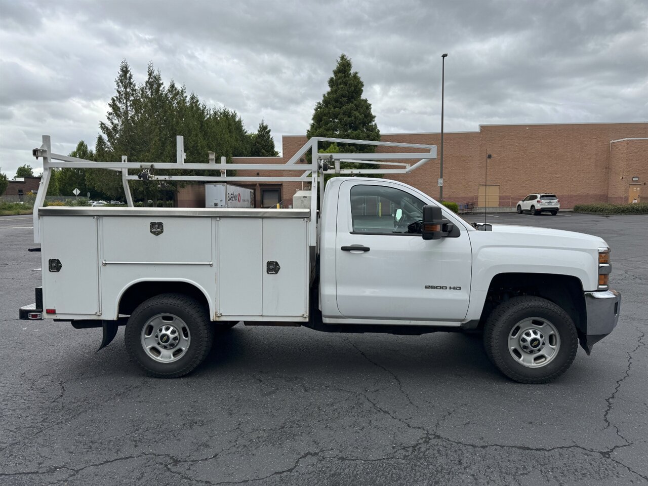 2017 Chevrolet Silverado 2500 Work Truck HARBOR UTILITY BED ONLY 113K MILES   - Photo 6 - Portland, OR 97211