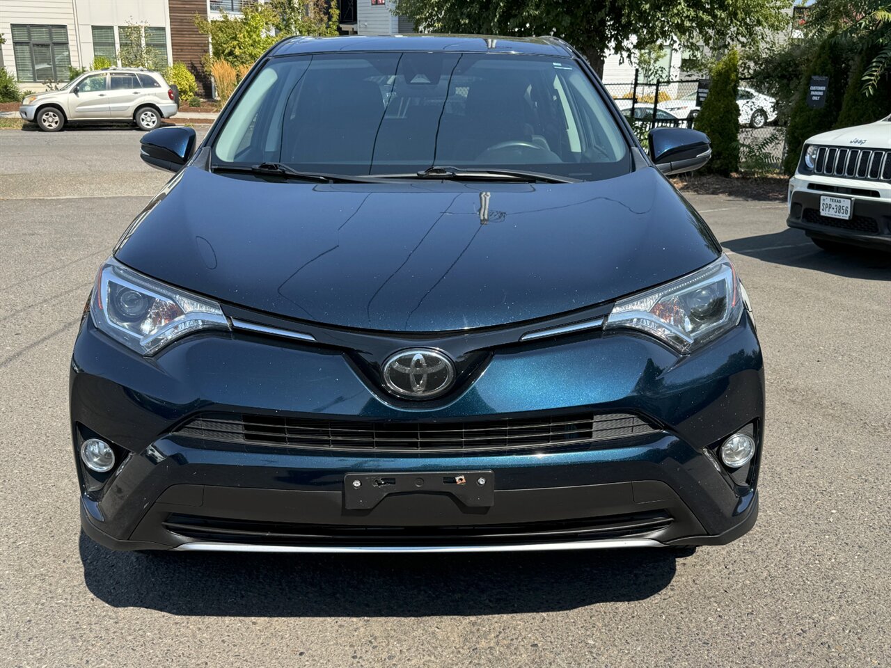 2018 Toyota RAV4 XLE AWD ADAPTIVE CRUISE BACKUP CAM   - Photo 4 - Portland, OR 97211