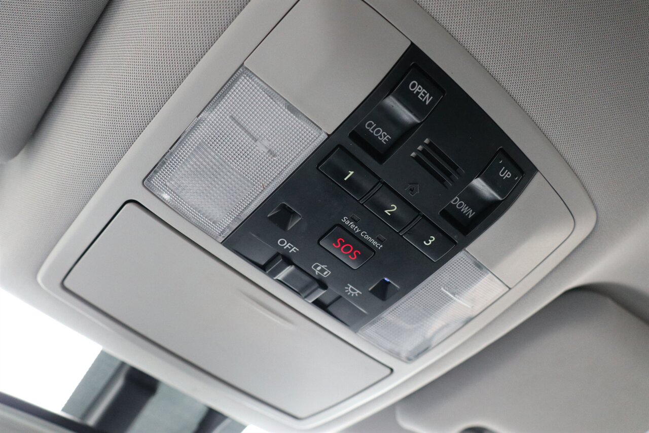 2011 Lexus CT 200h Premium MEMORY HEATE   - Photo 53 - Portland, OR 97211