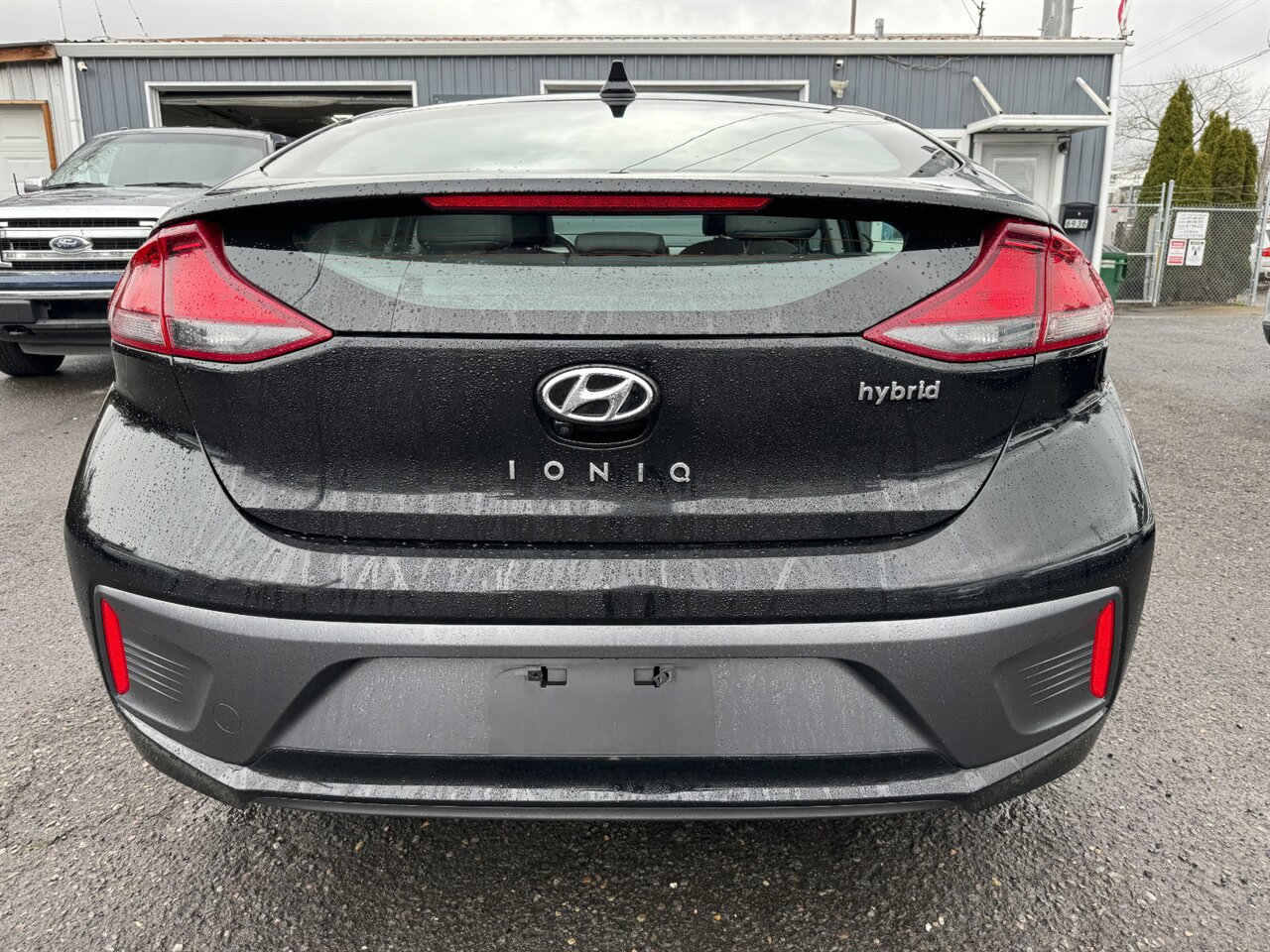 2020 Hyundai IONIQ Hybrid SE   - Photo 8 - Portland, OR 97211