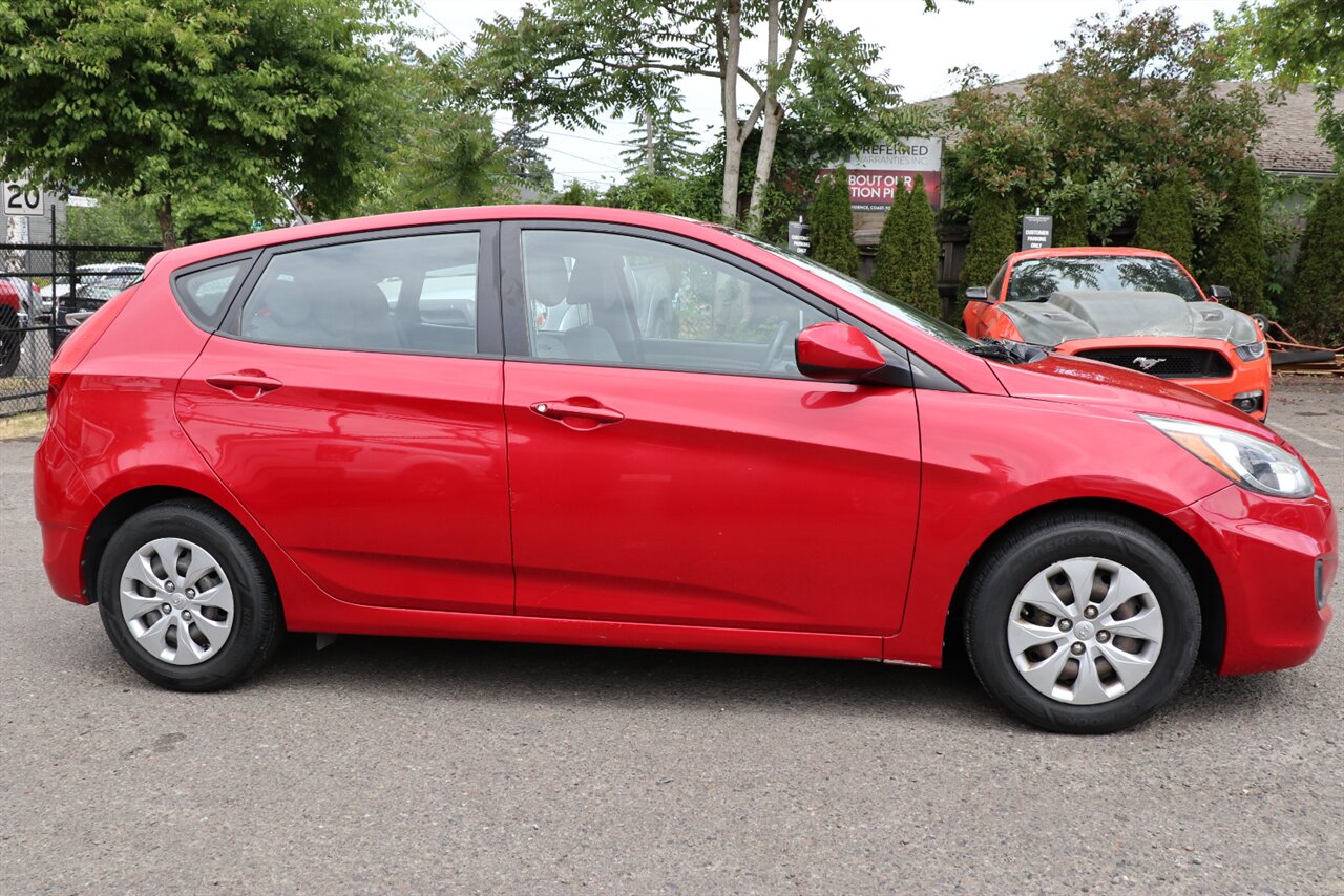2015 Hyundai ACCENT GS HATCH 27 city / 38 highway   - Photo 6 - Portland, OR 97211