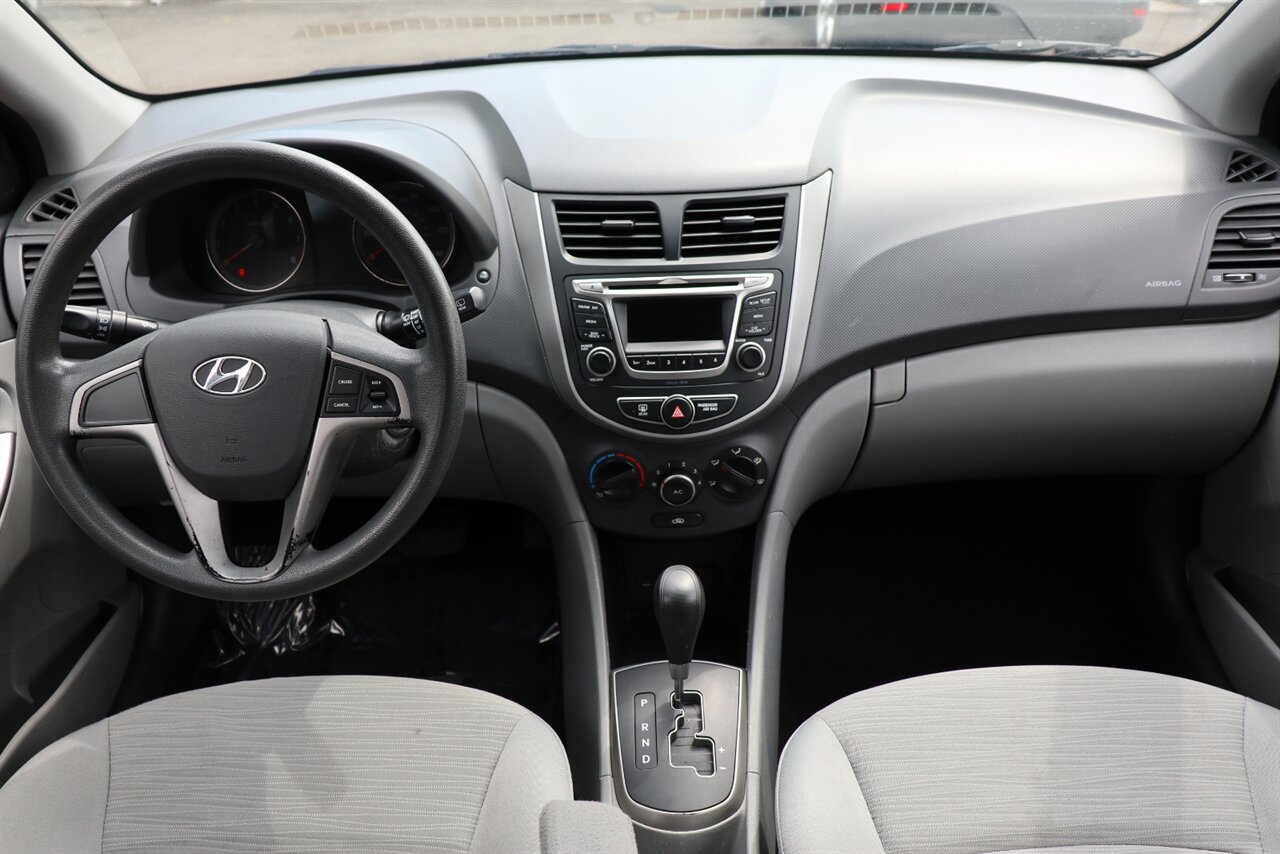 2015 Hyundai ACCENT GS HATCH 27 city / 38 highway   - Photo 14 - Portland, OR 97211