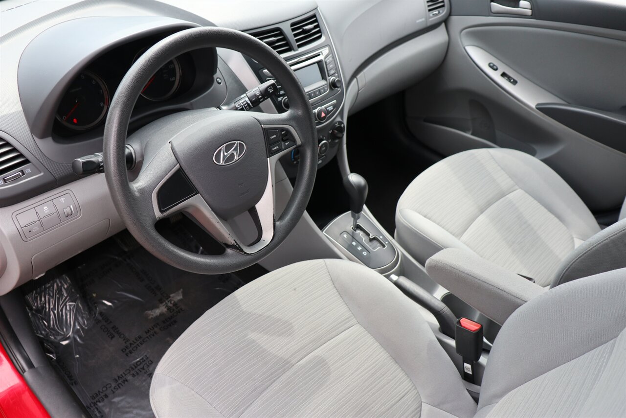 2015 Hyundai ACCENT GS HATCH 27 city / 38 highway   - Photo 2 - Portland, OR 97211