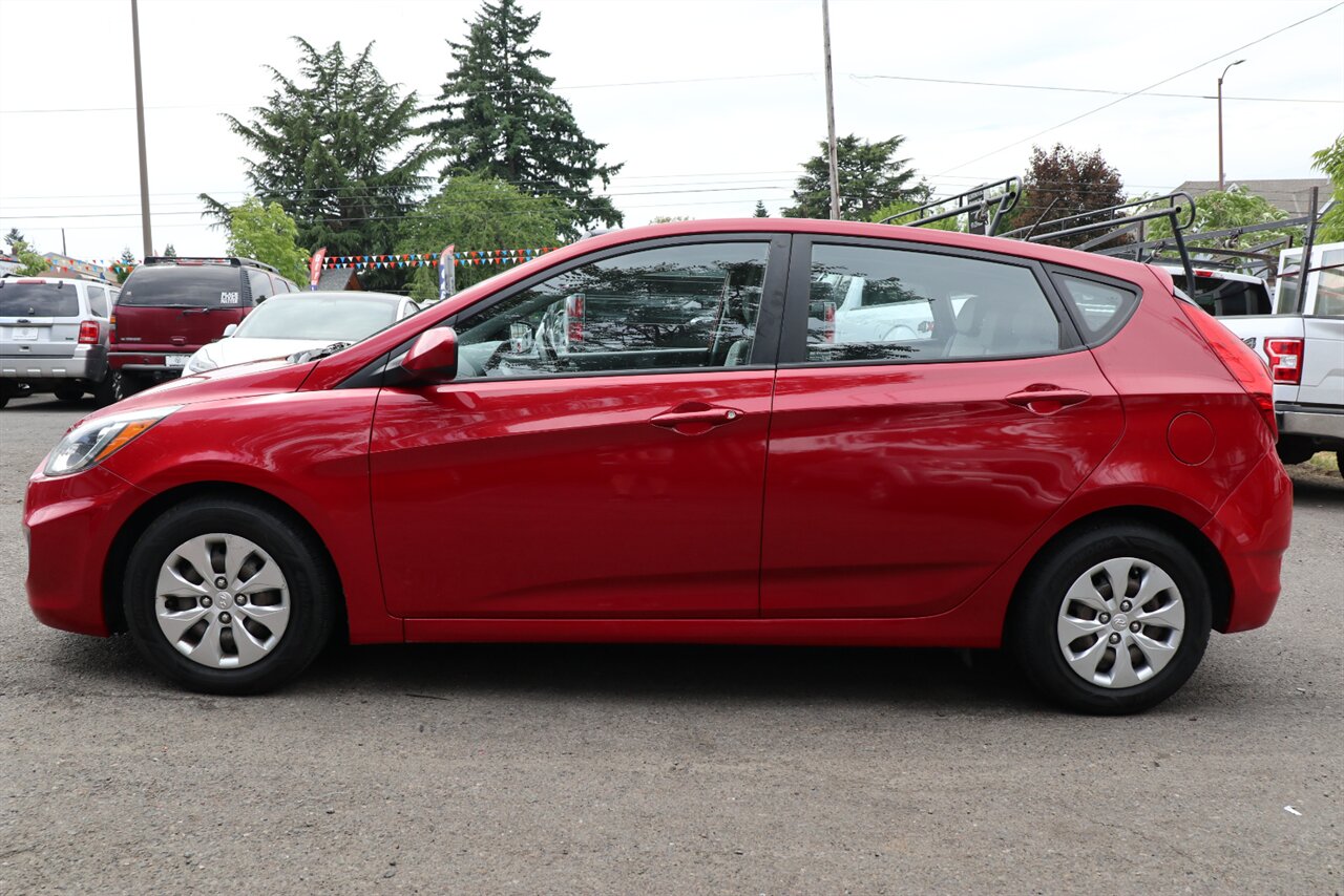 2015 Hyundai ACCENT GS HATCH 27 city / 38 highway   - Photo 3 - Portland, OR 97211
