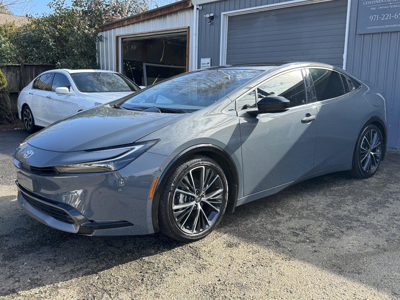 2024 Toyota Prius Limited   - Photo 3 - Portland, OR 97211
