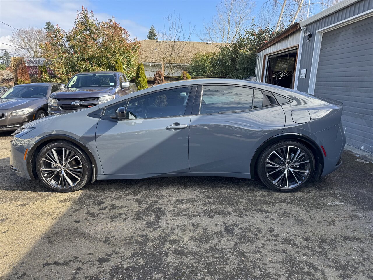 2024 Toyota Prius Limited   - Photo 4 - Portland, OR 97211