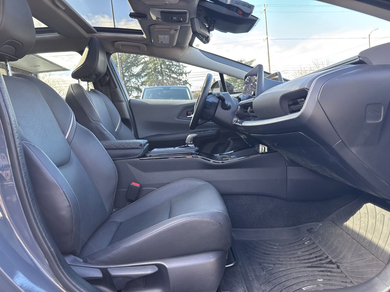 2024 Toyota Prius Limited   - Photo 19 - Portland, OR 97211