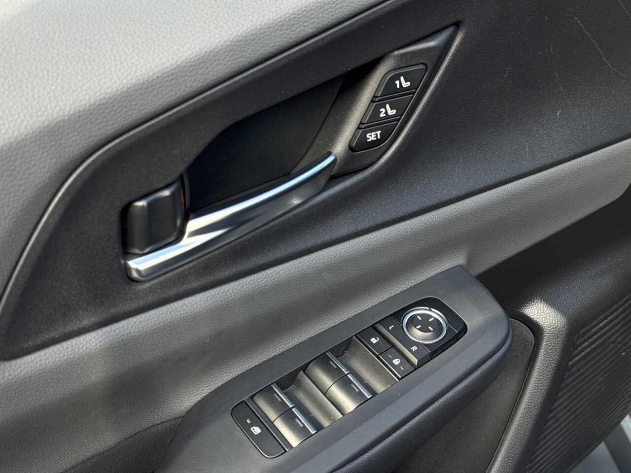 2024 Toyota Prius Limited   - Photo 21 - Portland, OR 97211