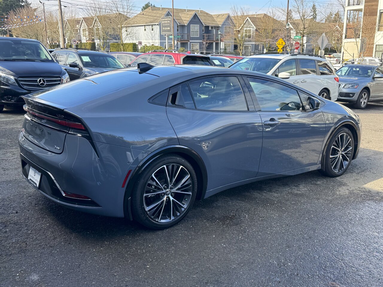 2024 Toyota Prius Limited   - Photo 8 - Portland, OR 97211