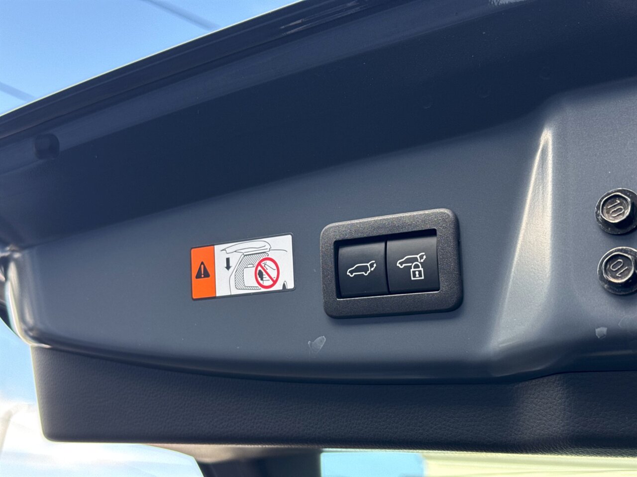 2024 Toyota Prius Limited   - Photo 15 - Portland, OR 97211