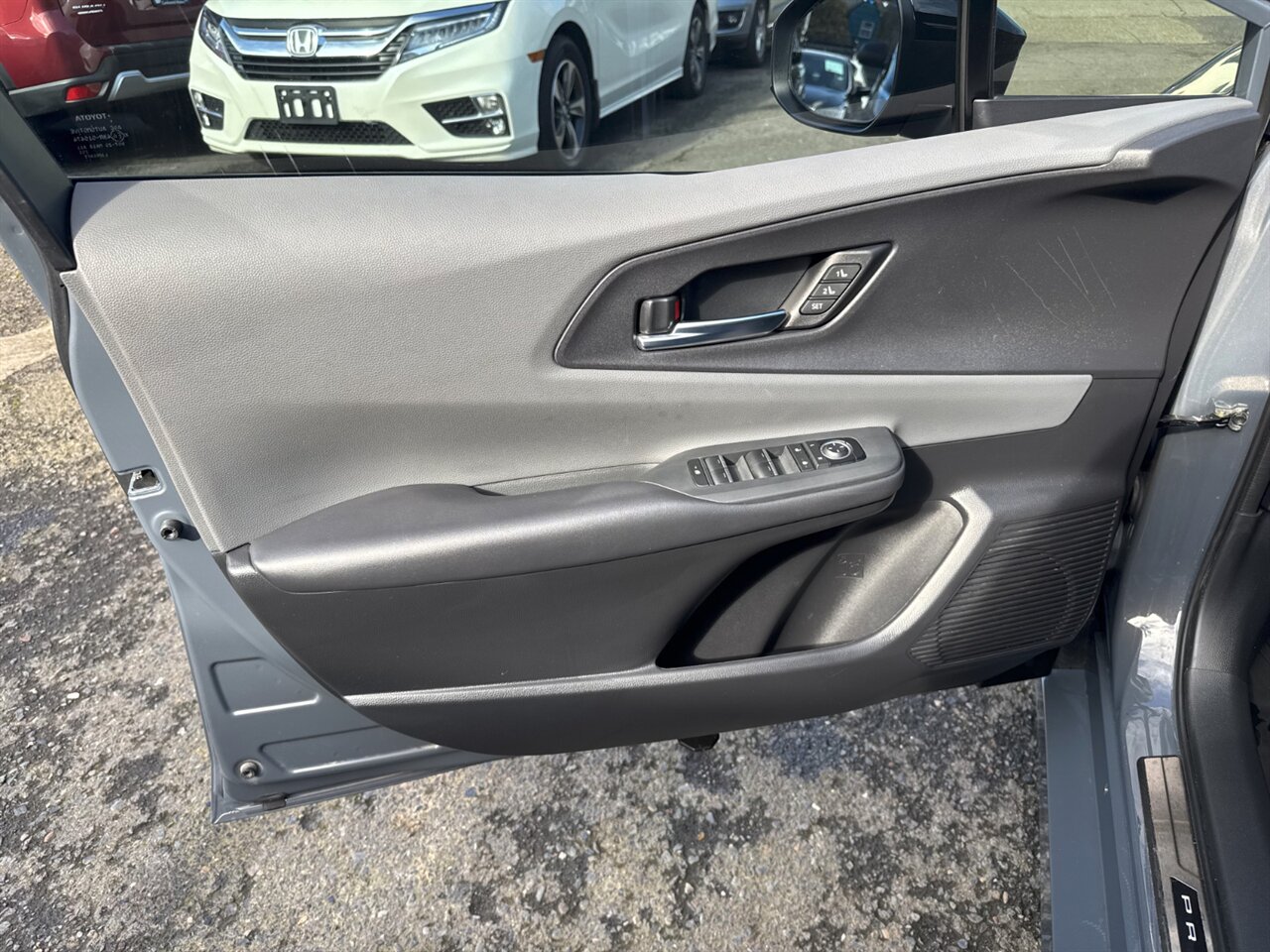 2024 Toyota Prius Limited   - Photo 12 - Portland, OR 97211