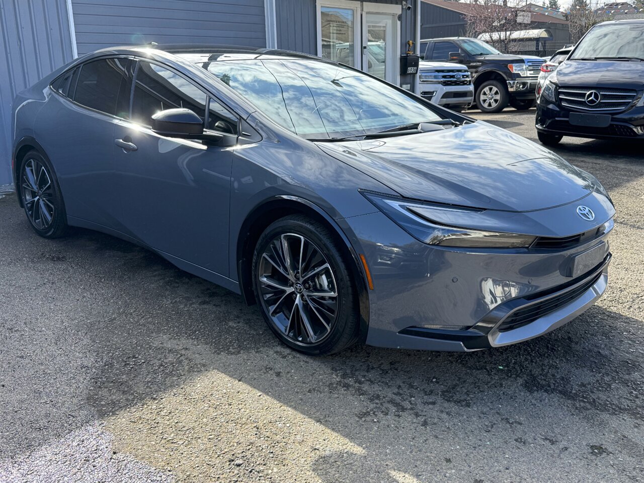 2024 Toyota Prius Limited   - Photo 6 - Portland, OR 97211