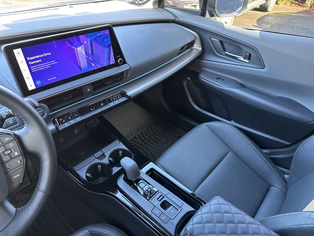 2024 Toyota Prius Limited   - Photo 27 - Portland, OR 97211