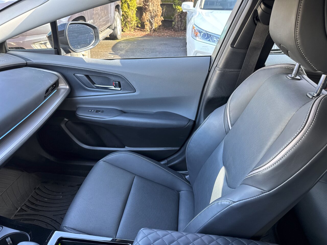 2024 Toyota Prius Limited   - Photo 28 - Portland, OR 97211