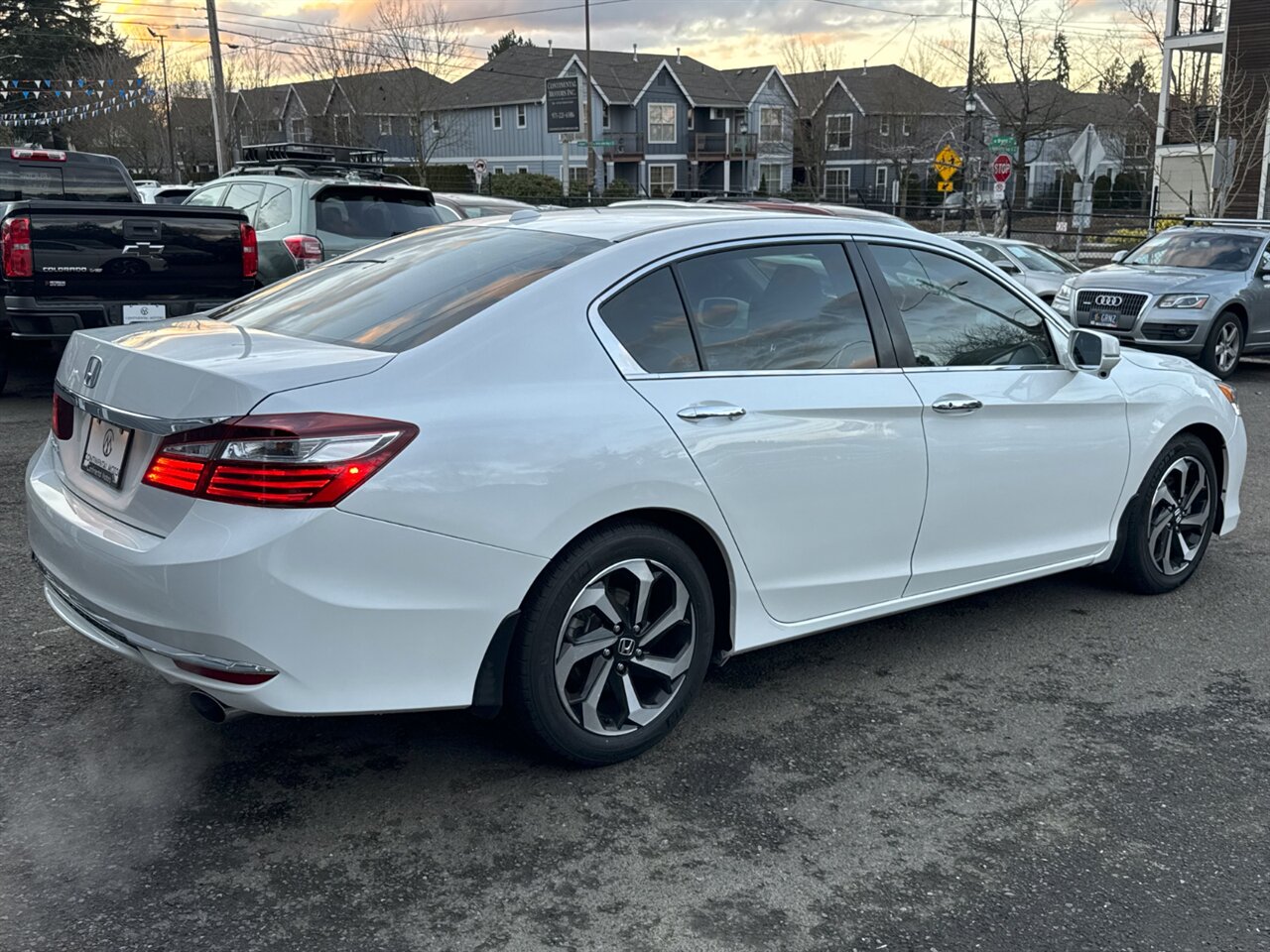 2017 Honda Accord EX-L w/Navi w/Honda Sensing ONLY 49K MILES   - Photo 8 - Portland, OR 97211