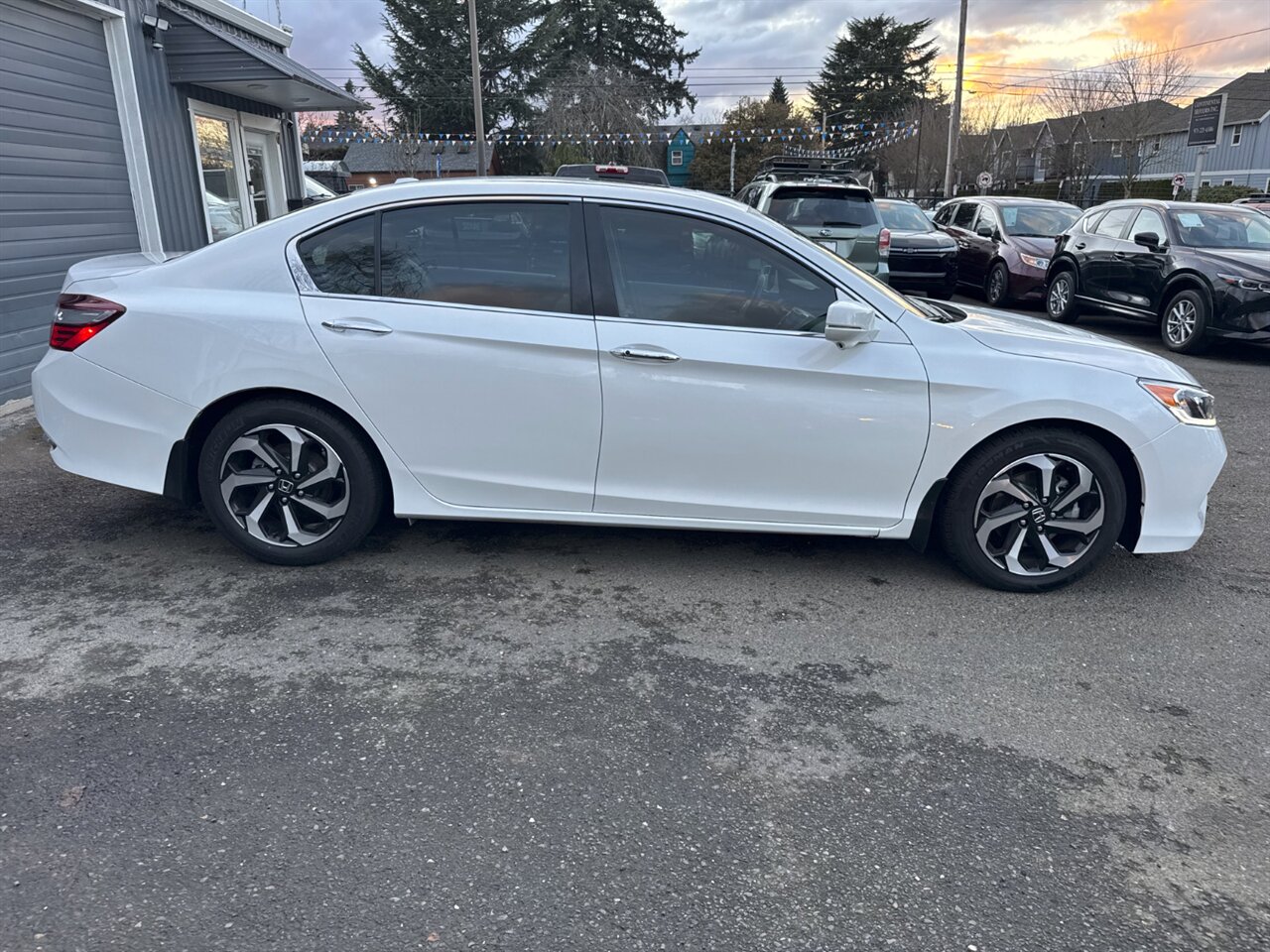 2017 Honda Accord EX-L w/Navi w/Honda Sensing ONLY 49K MILES   - Photo 7 - Portland, OR 97211