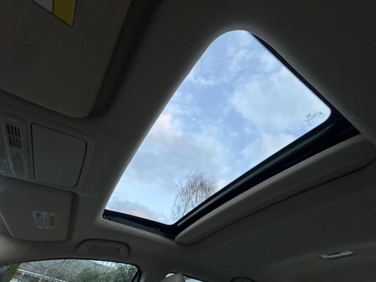 2017 Honda Accord EX-L w/Navi w/Honda Sensing ONLY 49K MILES   - Photo 31 - Portland, OR 97211