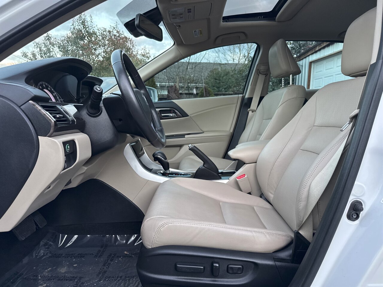 2017 Honda Accord EX-L w/Navi w/Honda Sensing ONLY 49K MILES   - Photo 11 - Portland, OR 97211