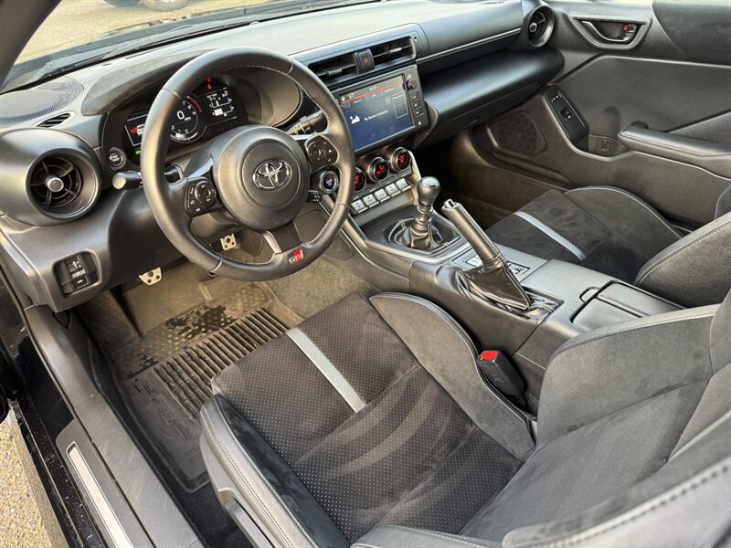 2024 Toyota GR86 Premium  