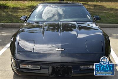 1994 Chevrolet Corvette COUPE 6 SPD MANUAL 36K LOW MILES GARAGED LOADED   - Photo 2 - Stafford, TX 77477