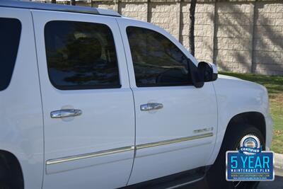 2009 GMC Yukon Denali XL NAV BK/CAM PREM WHLS HWY MILES CLEAN   - Photo 17 - Stafford, TX 77477