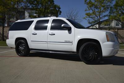 2009 GMC Yukon Denali XL NAV BK/CAM PREM WHLS HWY MILES CLEAN   - Photo 21 - Stafford, TX 77477