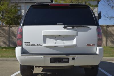 2009 GMC Yukon Denali XL NAV BK/CAM PREM WHLS HWY MILES CLEAN   - Photo 19 - Stafford, TX 77477