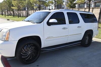 2009 GMC Yukon Denali XL NAV BK/CAM PREM WHLS HWY MILES CLEAN   - Photo 7 - Stafford, TX 77477